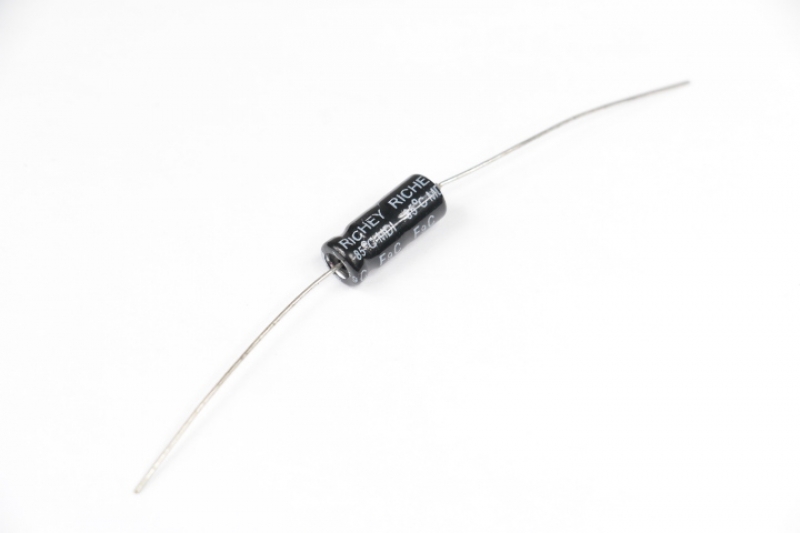 CAPACITOR